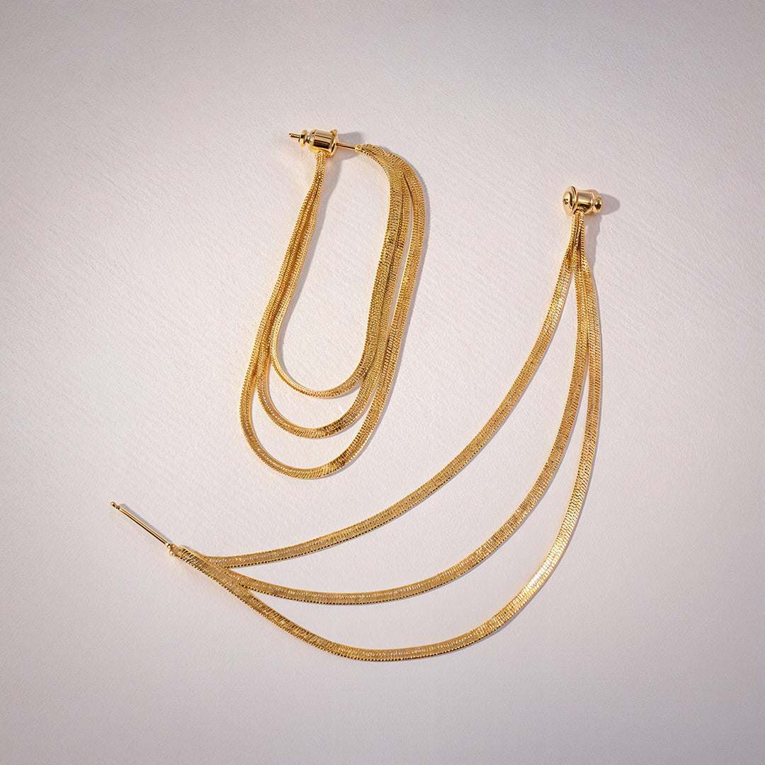 Gold chain necklace
