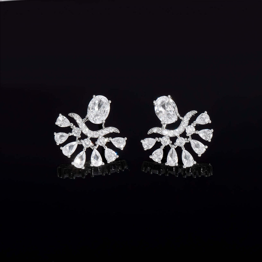 Pair of silver earrings 
