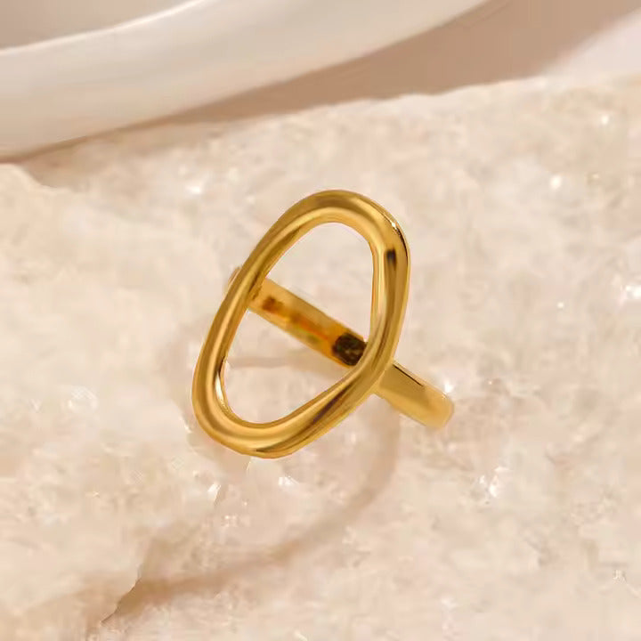 Gold ring 