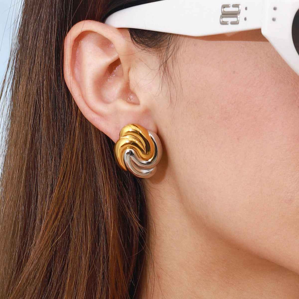  gold spiral earrings.