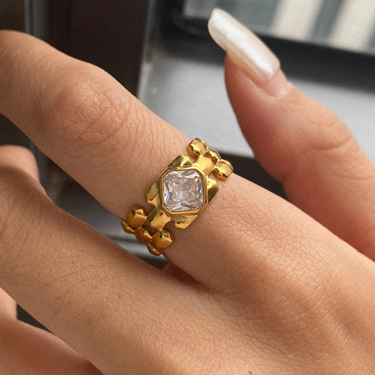Gold ring with a diamond 