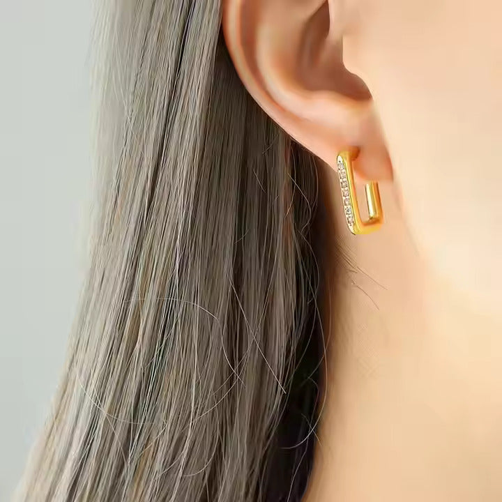 gold earrings