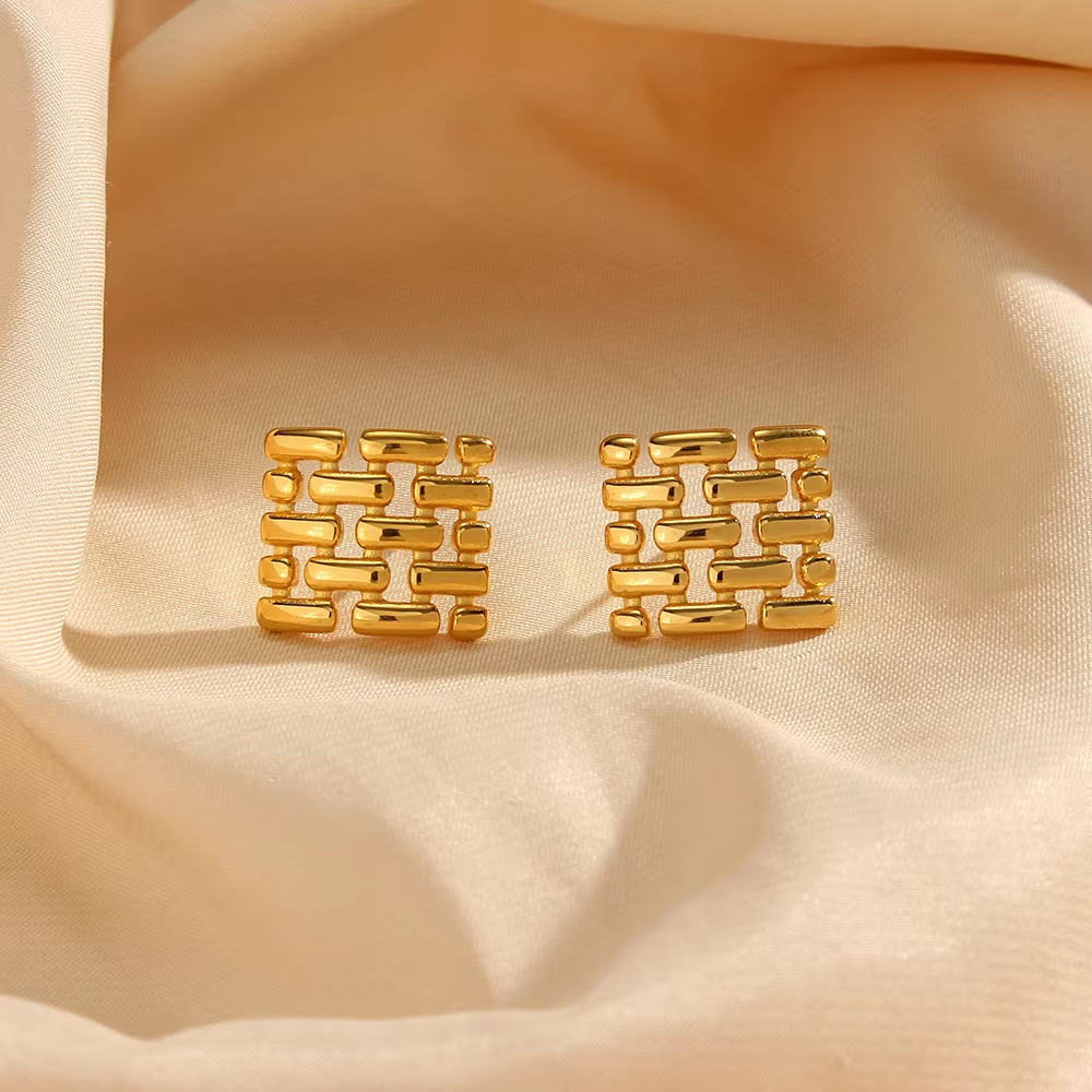 Jovi Bold Stud Earrings